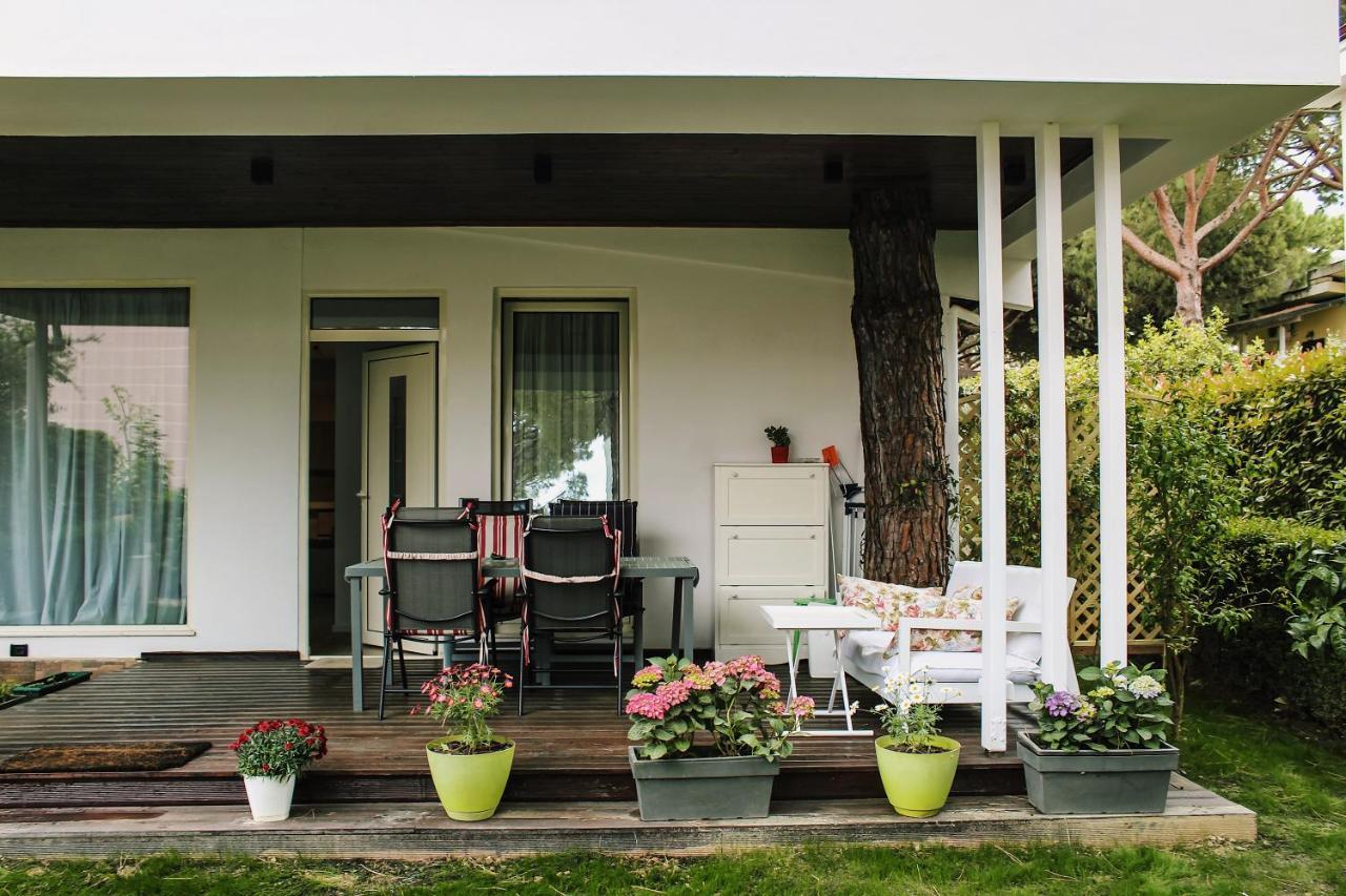 Ivy Lalzi Bay Beach House Дуррес Екстер'єр фото