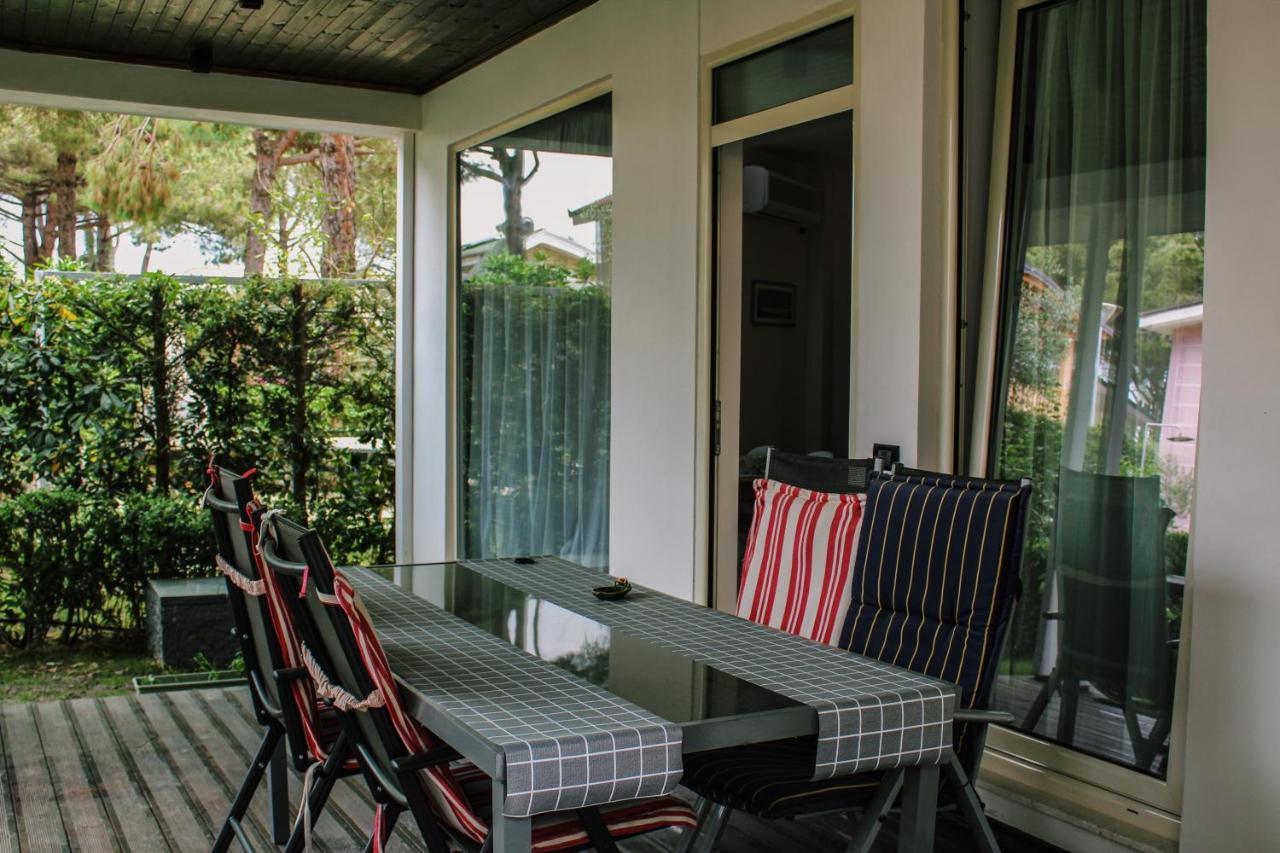 Ivy Lalzi Bay Beach House Дуррес Екстер'єр фото
