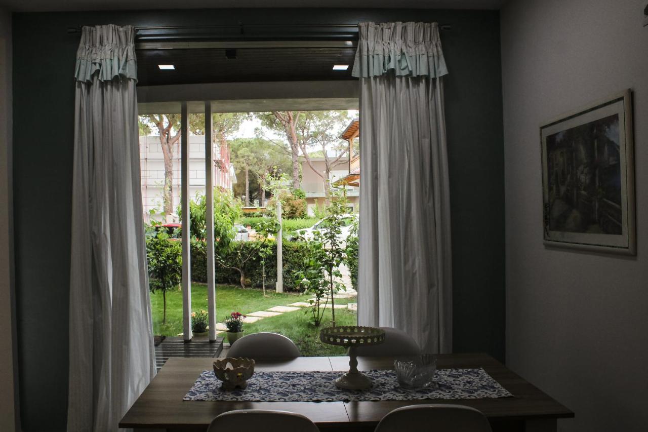 Ivy Lalzi Bay Beach House Дуррес Екстер'єр фото